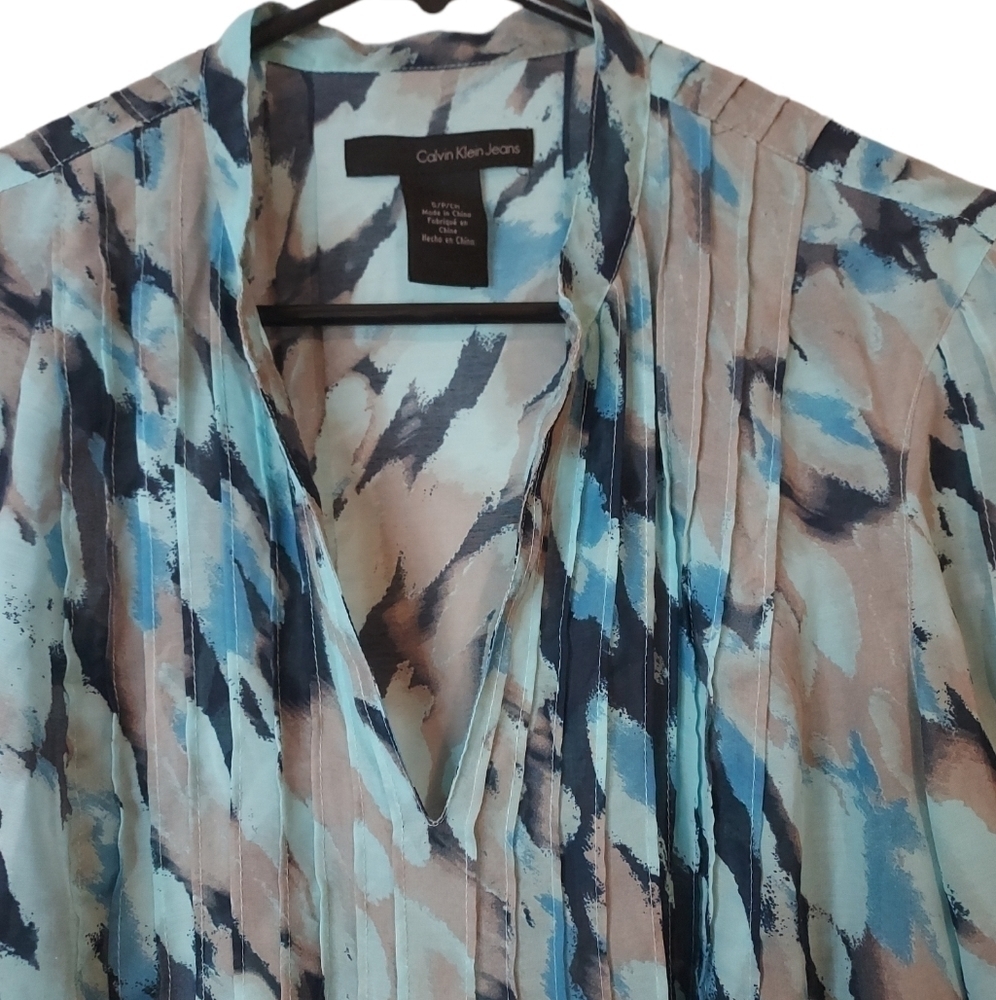 CALVIN Klein Sheer Blouse Pullover Pintuck V Neck 3/4 Sleeve Top Sz S - Picture 7 of 11